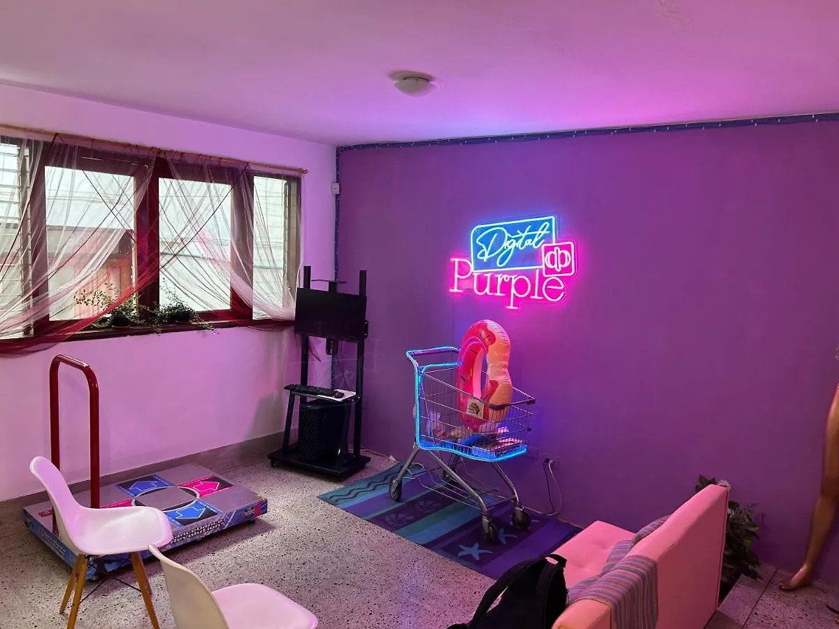 Casa Purple Hostel Medellín Pensión